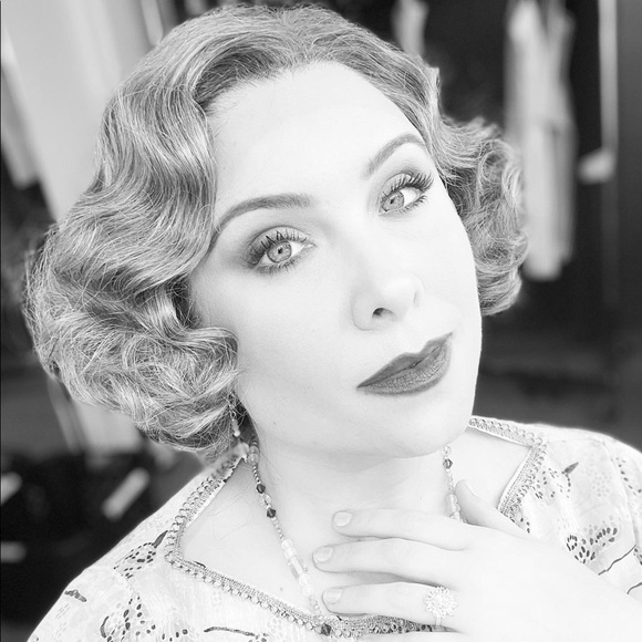 Meet your Posher, Emily - Picture 4 of 4